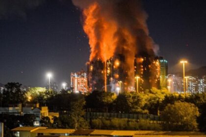 Incêndio em complexo residencial de Hong Kong deixa 36 mortos e centenas desaparecidas 6 ocrente 1764185822