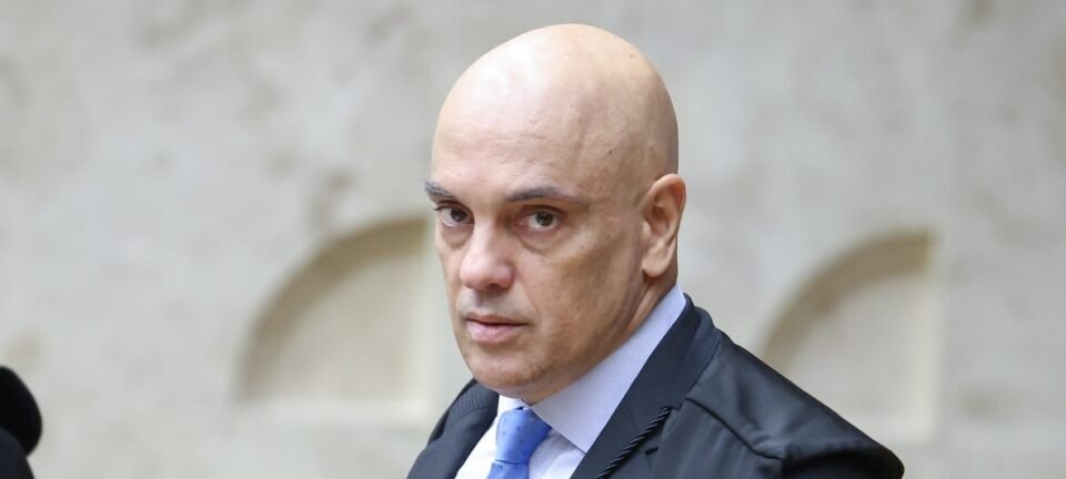STF mantém prisão de Bolsonaro, mira aliados e acirra tensão com Congresso 2 ocrente 1764219912