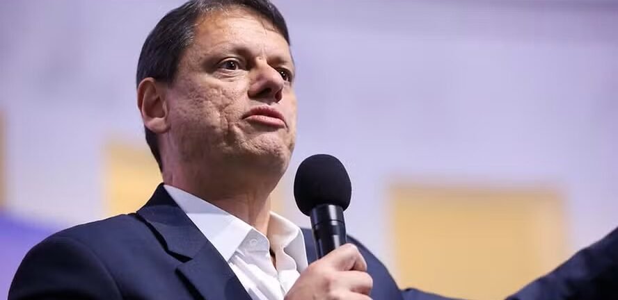 Tarcísio prevê união da direita para derrotar PT nas próximas eleições 2 ocrente 1764232547