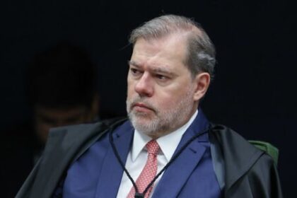Dias Toffoli assume pedido que busca liberar entrevistas de Bolsonaro na cadeia 14 ocrente 1764268662