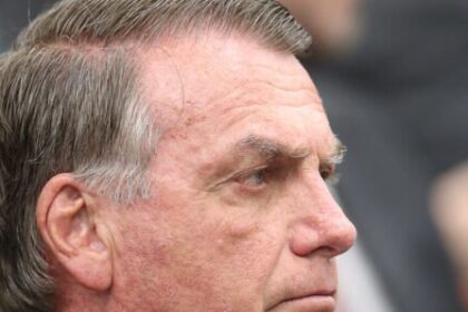 Crise de soluços faz médicos atenderem Bolsonaro na prisão, relatam filhos 16 ocrente 1764280249
