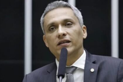 Deputado Gustavo Gayer é denunciado no STF por médica que recebeu ataques após post sobre morte de Charlie Kirk 20 ocrente 1764434101