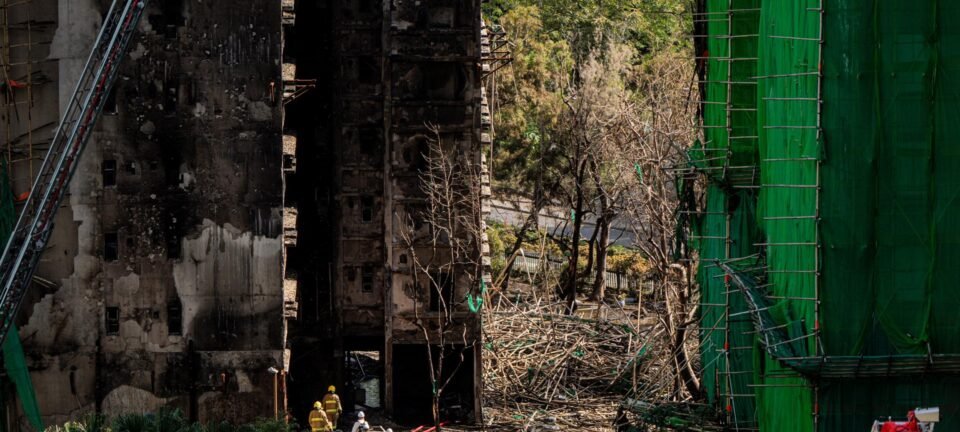 Hong Kong encontra 144 desaparecidos vivos após incêndio; 150 seguem sem contato 2 ocrente 1764436252