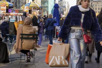 Quatro detidos após invasão de loja da Zara em protesto pró-Palestina na Black Friday de Nova York 14 ocrente 1764439467