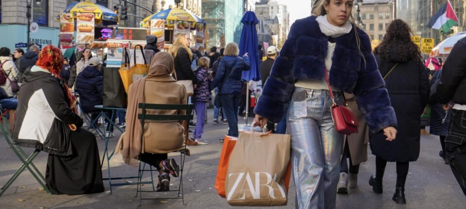 Quatro detidos após invasão de loja da Zara em protesto pró-Palestina na Black Friday de Nova York 2 ocrente 1764439467