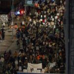 Confronto em Manhattan termina com prisão de manifestantes que tentaram impedir ação do ICE 4 ocrente 1764452180