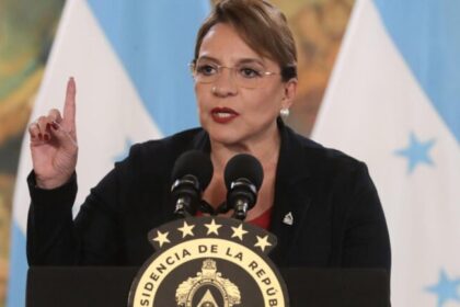 Mundo em alerta: Trump ameaça fechar céu da Venezuela e avalia cortar benefícios a imigrantes nos EUA 14 ocrente 1764476456