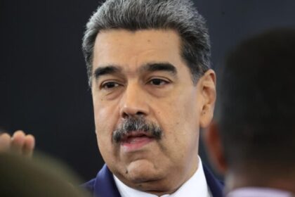 Álvaro Uribe defende ação militar dos EUA para destituir Nicolás Maduro na Venezuela 18 ocrente 1764517052