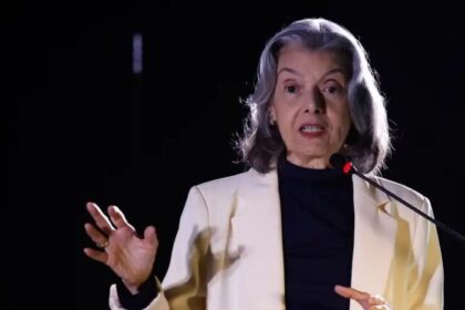 Cármen Lúcia diz que ditadura é “erva daninha” e que Constituição é a primeira vítima 16 ocrente 1764518816