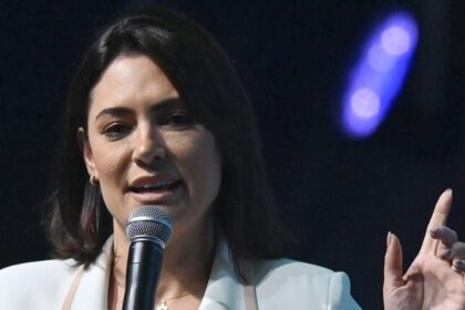 Michelle Bolsonaro critica aproximação de aliados com Ciro Gomes e deputado cearense reage 10 ocrente 1764597966