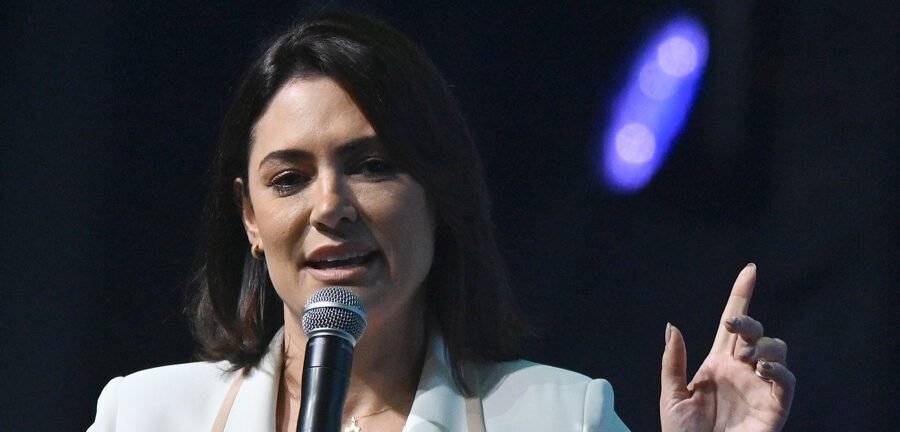 Michelle Bolsonaro critica aproximação de aliados com Ciro Gomes e deputado cearense reage 2 ocrente 1764597966