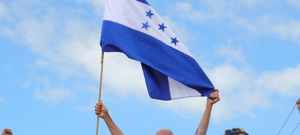 Candidato apoiado por Trump critica atraso na apuração e queda do site eleitoral em Honduras 2 ocrente 1764607951