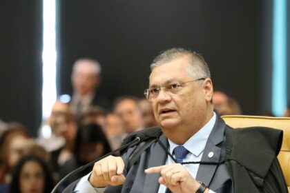 Dino diz que se manterá em silêncio sobre escolha de Jorge Messias para o STF 8 ocrente 1764633957