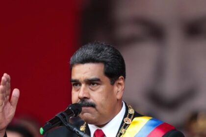 Maduro reforça aliança com pentecostais e diz que “Jesus é dono da Venezuela” durante crise com EUA 4 ocrente 1764683514