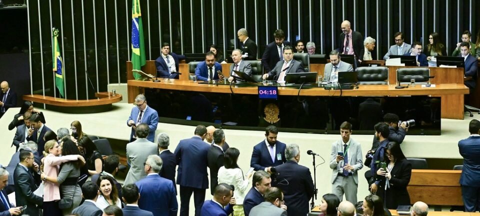 Governo e Congresso travam disputa por recursos e correm para votar Orçamento de 2026 2 ocrente 1764693297