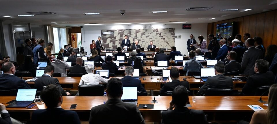 Senado aprova projeto que eleva impostos sobre bets e fintechs e cria programa de renegociação de dívidas 2 ocrente 1764696044