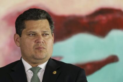Sem envio formal do Planalto, Alcolumbre suspende sabatina de Jorge Messias ao STF 8 ocrente 1764708599