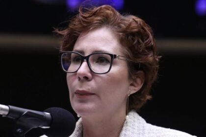 Pedido de vista empurra decisão sobre cassação de Carla Zambelli para próxima semana 6 ocrente 1764723877