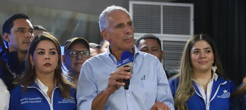 Apoiado por Trump, Nasry Asfura perde liderança após 36 h de paralisação na apuração em Honduras 2 ocrente 1764725674