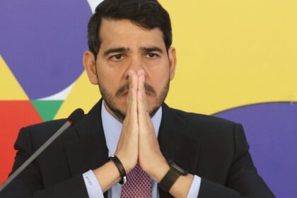 AGU solicita a Gilmar Mendes suspensão de liminar que limita impeachment de ministros do STF 20 ocrente 1764810282