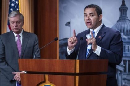 Trump concede perdão total a democrata Henry Cuéllar e encerra investigação por suborno 16 ocrente 1764828304