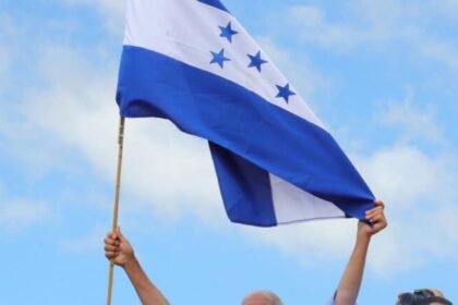 Com sistema instável, aliado de Trump volta a liderar eleição presidencial em Honduras 8 ocrente 1764856244