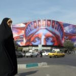 Khamenei condena diferença salarial no Ocidente e vira alvo de deboche na rede X 4 ocrente 1764882260