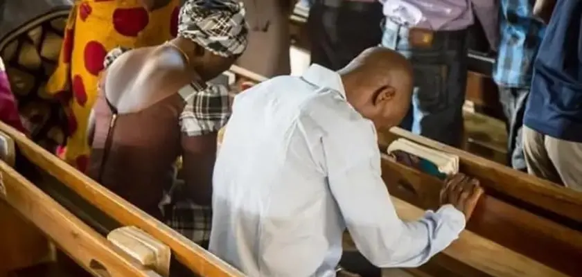 Terroristas invadem culto e sequestram pastor, família e fiéis no estado nigeriano de Kogi 2 ocrente 1764937160