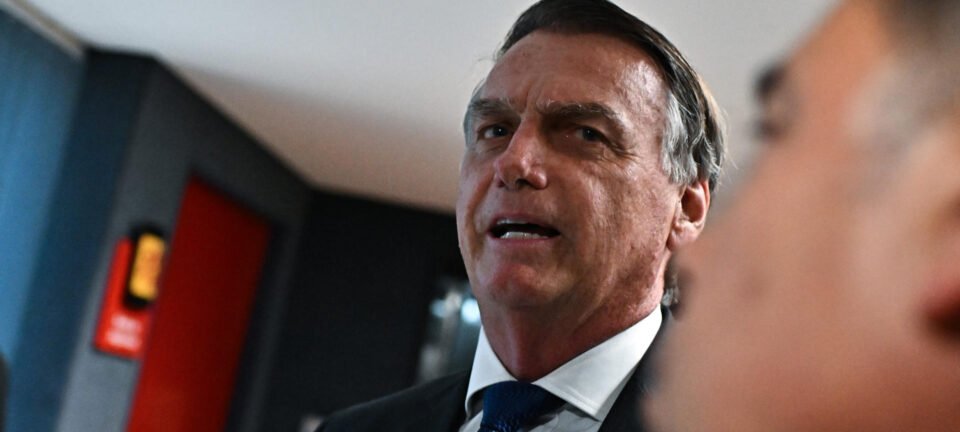 STF autoriza novas visitas de Michelle e Flávio Bolsonaro a Jair Bolsonaro na PF 2 ocrente 1764971363