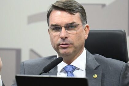 Flávio Bolsonaro cobra anistia ainda em 2025 e convoca união da direita 8 ocrente 1765030829