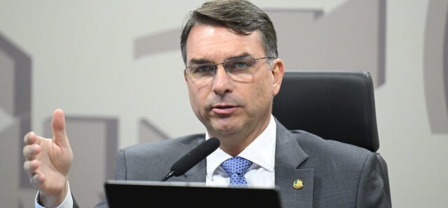 Flávio Bolsonaro cobra anistia ainda em 2025 e convoca união da direita 2 ocrente 1765030829