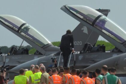 Milei apresenta primeiros seis caças F-16 adquiridos da Dinamarca 6 ocrente 1765061378
