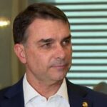 Flávio Bolsonaro condiciona desistência da corrida presidencial à elegibilidade de Jair Bolsonaro 5 ocrente 1765195493
