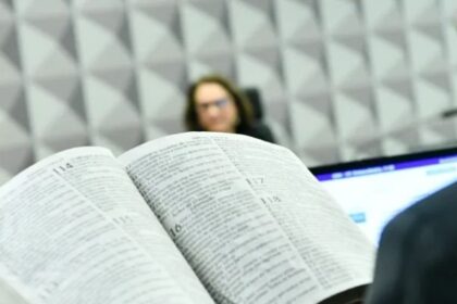 Senado analisa proposta que veda alterações na Bíblia e provoca tensão entre católicos e evangélicos 20 ocrente 1765204515