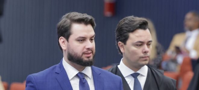 Policial retira advogado de Filipe Martins da tribuna do STF após ordem de Flávio Dino 2 ocrente 1765288230