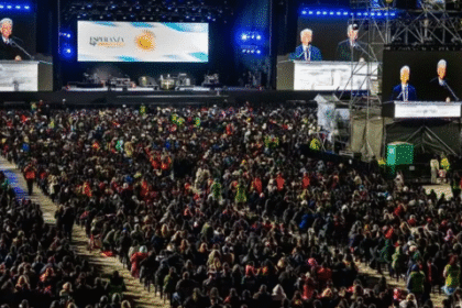 Festival com Franklin Graham reúne 75 mil pessoas em Buenos Aires e registra mais de 8 mil decisões por Cristo 16 ocrente 1765321456