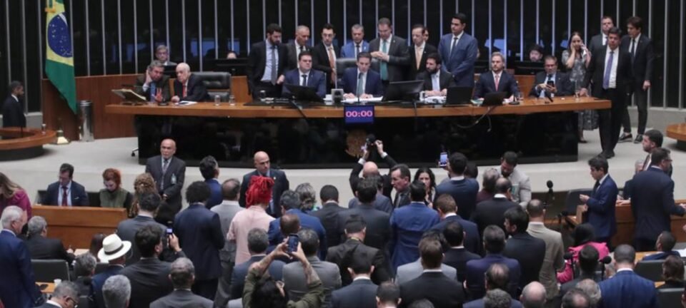 Câmara endurece combate a devedores contumazes e nova taxa sobre dividendos do Simples gera impasse 2 ocrente 1765342427
