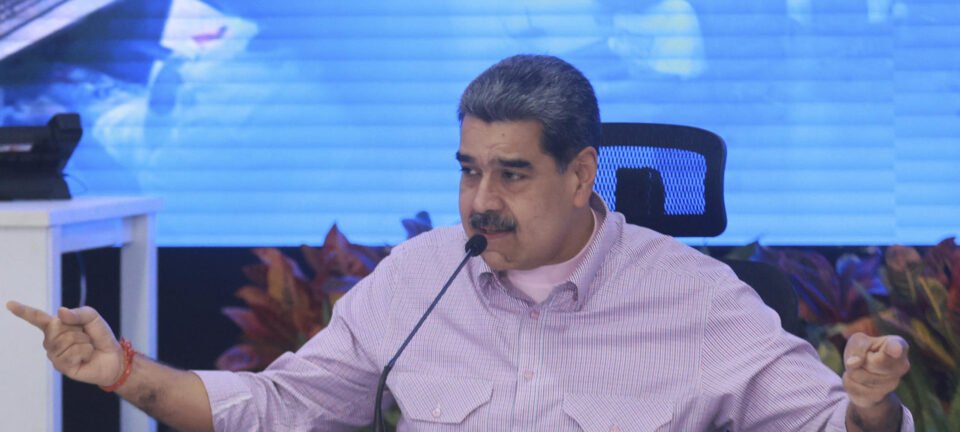 Caças F/A-18 dos EUA fazem voo mais próximo do espaço aéreo venezuelano desde agosto 2 ocrente 1765389871