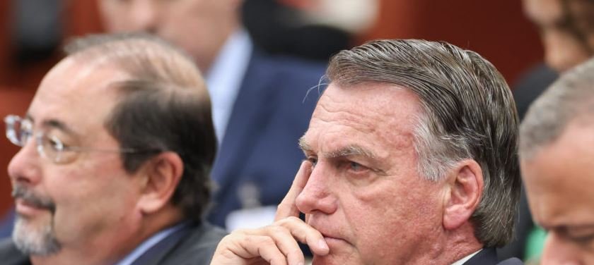 Justiça dá 48 h para União cortar equipe e benefícios de ex-presidente Bolsonaro 2 ocrente 1765407070