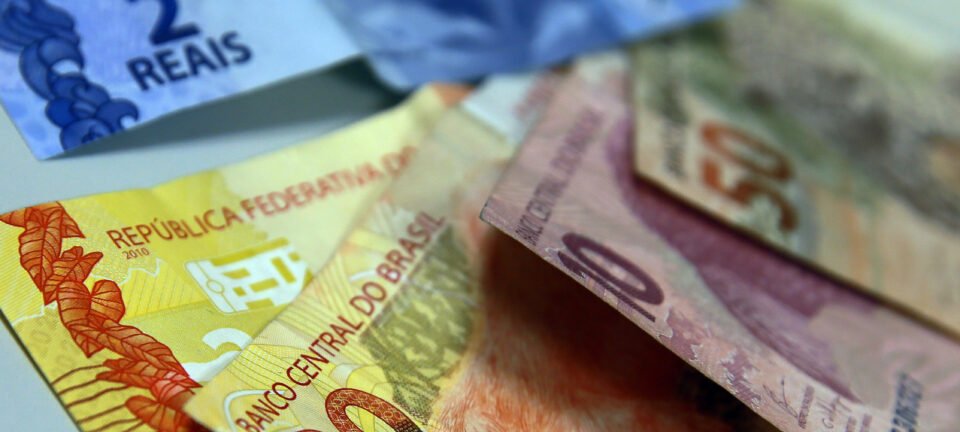 Salário mínimo de 2026 será de R$ 1.621 após reajuste de 6,79% 2 ocrente 1765417910