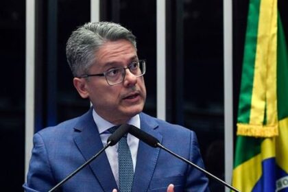 Senador prevê prisão inédita de ministro de tribunal superior durante CPI do Crime Organizado 6 ocrente 1765461917