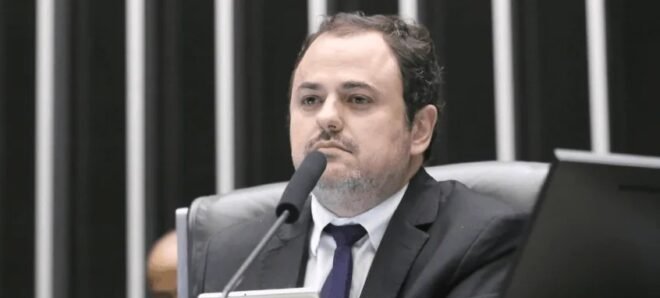 Câmara promete investigar ação da Polícia Legislativa após retirada de Glauber Braga 2 ocrente 1765479129