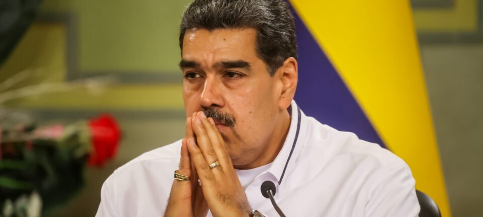 Maduro reage à pressão dos EUA com mobilização de milicianos, ofertas de petróleo e busca de apoio militar 2 ocrente 1765504285
