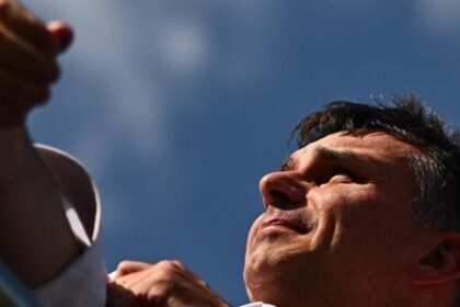 Flávio Bolsonaro aparece à frente de Lula em simulação de 2º turno, indica Gerp 12 ocrente 1765522182