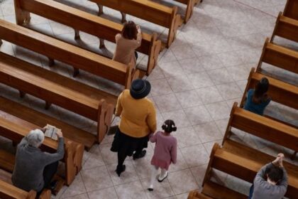 Fé sem templo: número de latino-americanos que creem em Deus, mas não vão à igreja, aumenta nas últimas décadas 16 ocrente 1765640144