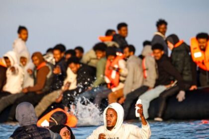 Reino Unido completa 28 dias sem novos desembarques de migrantes em botes, maior pausa desde 2018 16 ocrente 1765640953