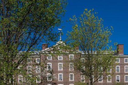 Polícia de Providence detém suspeito após ataque a tiros que matou dois na Brown University 14 ocrente 1765721150