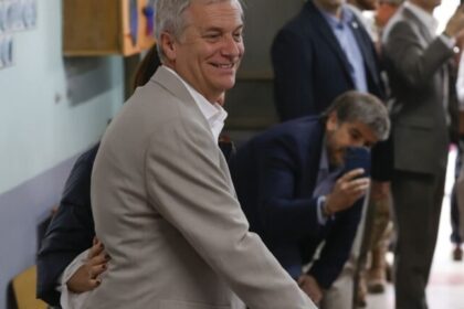 Jara e Kast depositam votos e acirram reta final do segundo turno presidencial chileno 8 ocrente 1765737376