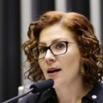Carla Zambelli entrega mandato após decisão do STF e mantém disputa na Itália 5 ocrente 1765743678