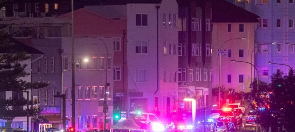 Tiroteio em festa de Hanukkah na Praia de Bondi deixa 15 mortos; polícia aponta terrorismo antissemita 2 ocrente 1765761594